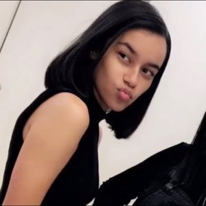 Meet your Posher, Kayla